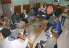 Contribución a estudiantes de Uribelarrea y análisis del contexto económico con vecinos