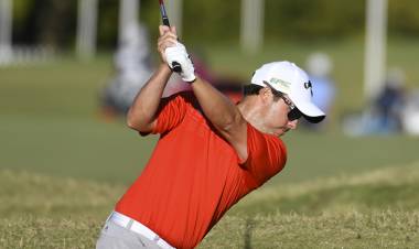 El venezolano Alfredo Adrián Ploch es el líder del Cañuelas Championship