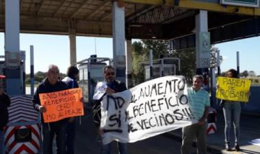 Peajes conflictivos: el Gobierno confía en cerrar los reclamos, mientras las protestas persisten