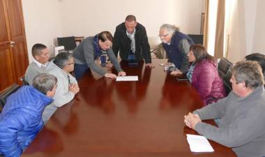 Arrieta se reunió con integrantes de la comisión del Club Villa María de Máximo Paz