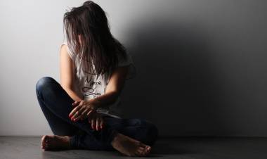 Aumento en la tasa de suicidio o intento de suicidio en los jóvenes 