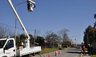 El intendente supervisa el plan de recambio lumínico y obras de asfalto