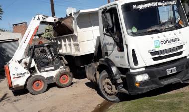 Continúan la tareas de asistencia y limpieza en espacios públicos