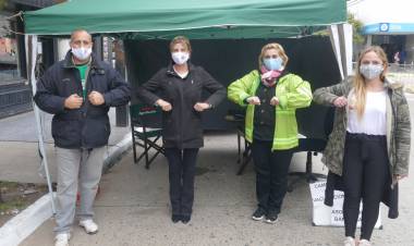 Apoyo municipal en el operativo de vacunación para bancarios