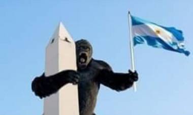 LOS ESCLAVOS DEL CINISMO