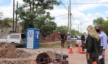 Se reactivaron las obras de cloacas para 14 mil vecinos y vecinas