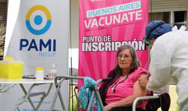 COVID-19: Vacunaron a abuelas y  abuelos del Hogar San José