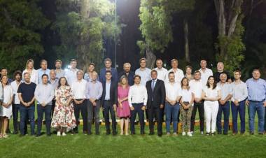 Marisa Fassi y Gustavo Arrieta participaron de la cumbre del FdT en Merlo 