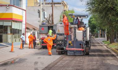  Comenzó la reconstrucción asfáltica  de la calle del Carmen