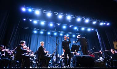 Espectacular presentación de la Orquesta Nacional "Juan de Dios Filiberto"