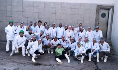 Futuros estudiantes de la UNLP visitaron un frigorífico en Cañuelas