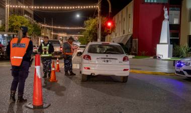 CONTINÚAN LOS OPERATIVOS DE CONTROL DE MOTOS Y AUTOMÓVILES