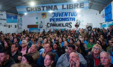 Instituto Patria desembarcó en Cañuelas con la consigna “Cristina Libre”