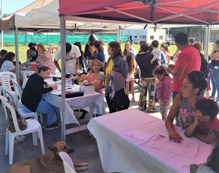 Aumentó la cantidad de personas que acudieron al Operativo de salud móvil en el Barrio Libertad