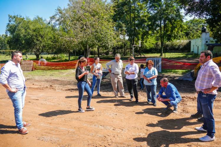Puesta en marcha del playón deportivo de Santa Rosa