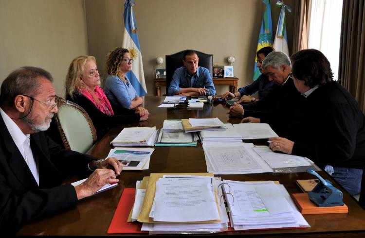 El Gobierno municipal analiza alternativas para el centro de diálisis