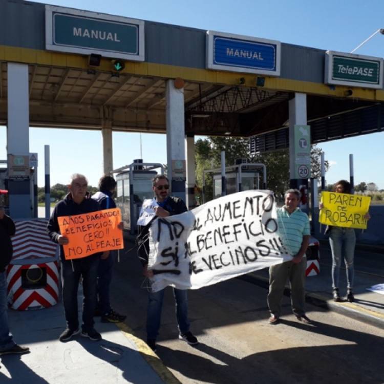 Peajes conflictivos: el Gobierno confía en cerrar los reclamos, mientras las protestas persisten