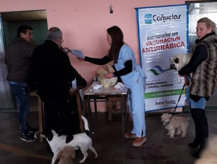Continúa la campaña de vacunación antirrábica