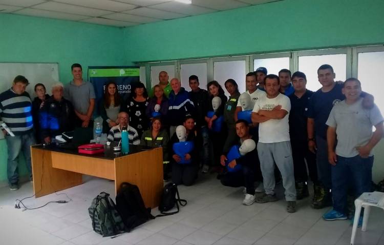 Taller de primeros auxilios y RCP en la delegación de bomberos de Alejandro Petión