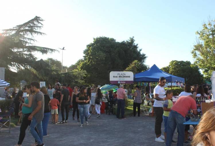 Multitudinaria Feria de Mujeres Especial Navidad