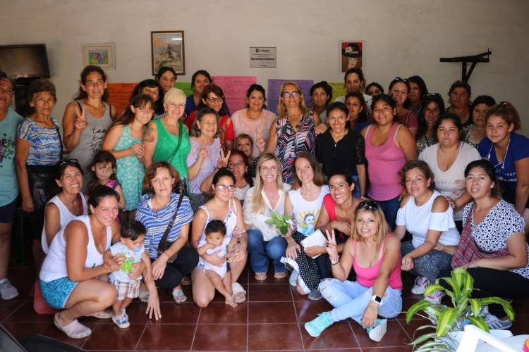 Taller de Mujeres en el Centro de Jubilados “La Fe” del barrio Los Pozos