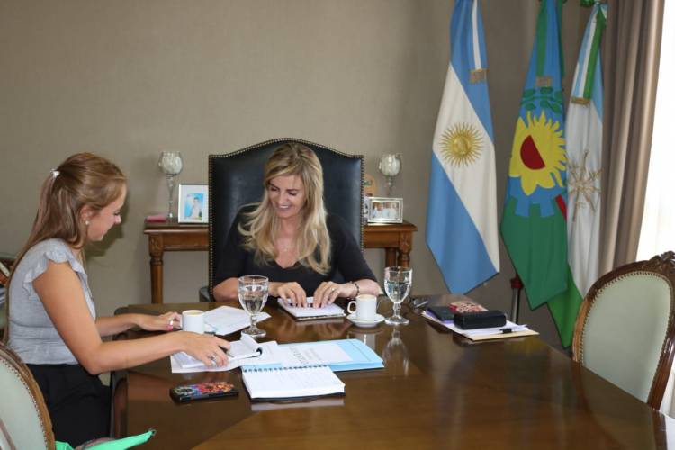Fassi planificó actividades con la Dirección de Juventud