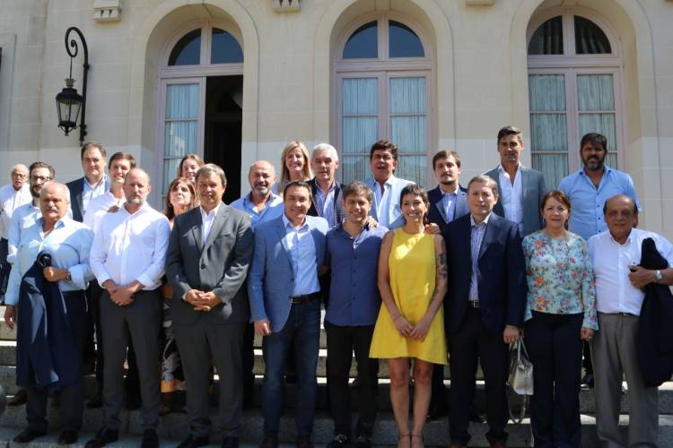 Fassi reunida con Kicillof y jefes comunales