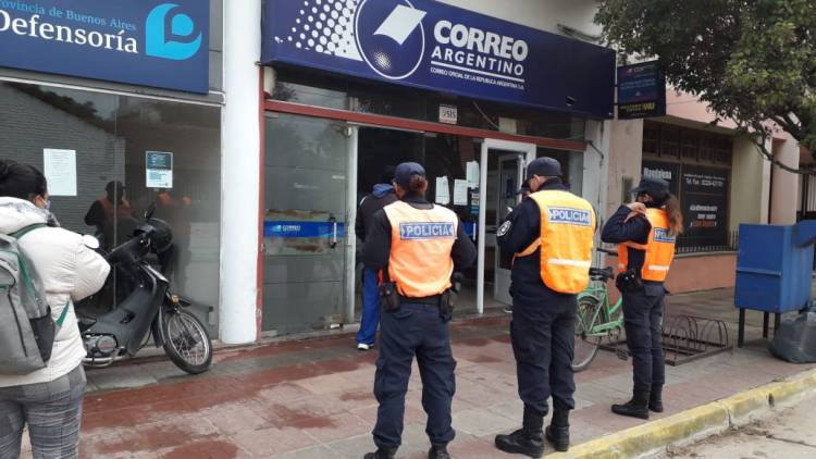 Tareas de desinfección y detalles del cronograma de cobro del Ingreso Familiar de Emergencia.