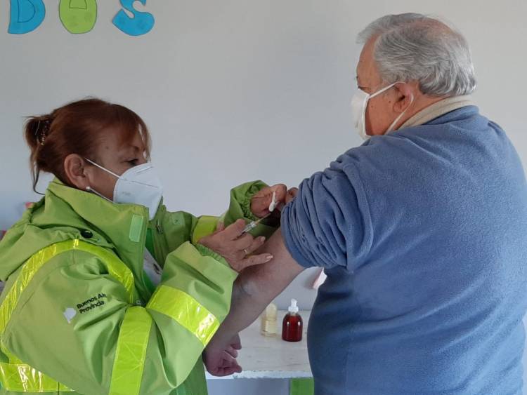 Continúa la campaña de vacunación por distintos puntos de Cañuelas