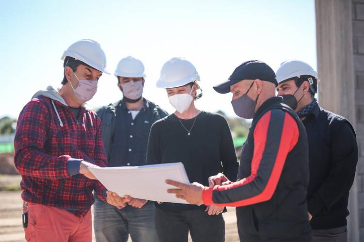 Fassi visitó la obra de la sede de la Universidad de Morón