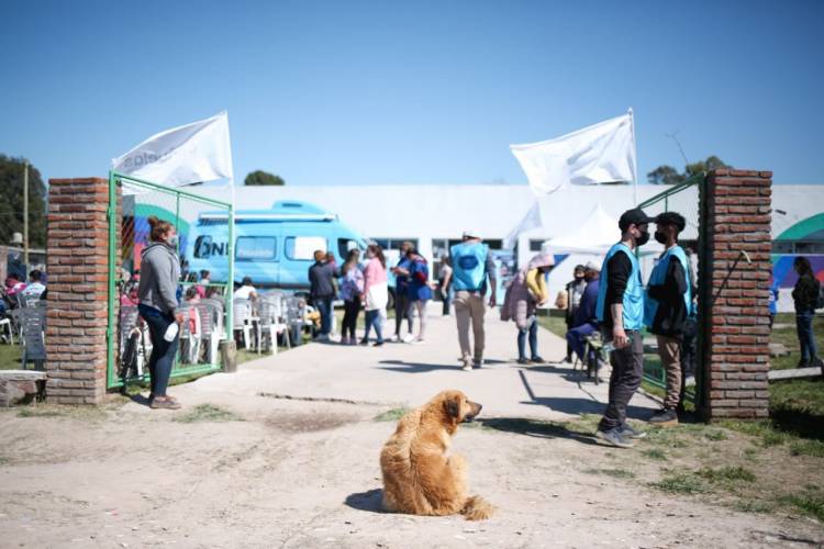 Operativo itinerante de identificación en el Barrio Praderas