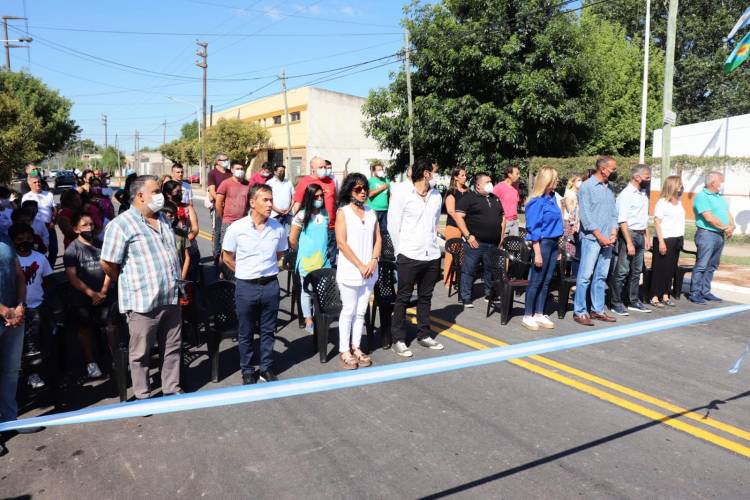 INAUGURAN LA OBRA DE ASFALTO DE LA AVENIDA SAN JUAN Y EL CORREDOR SANITARIO EN LA CALLE RAWSON