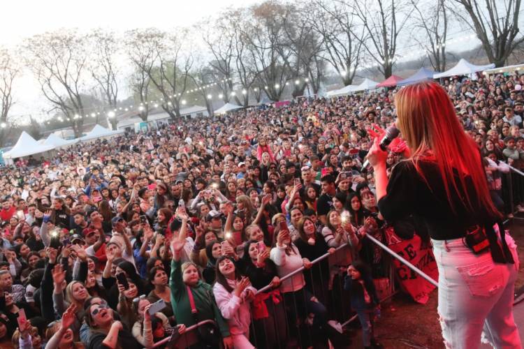 25 mil personas visitaron Uribe y disfrutaron del show de Karina