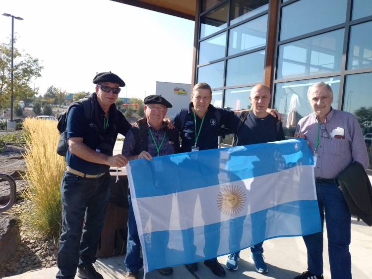 El "mago" Makuch y el "boga" Mazzanti lideran el mundial de mus