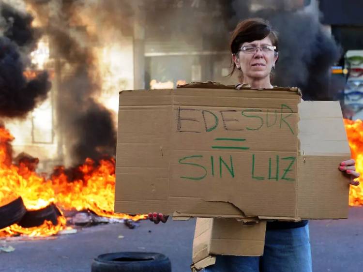 Denuncian penalmente a Edesur por los cortes de luz