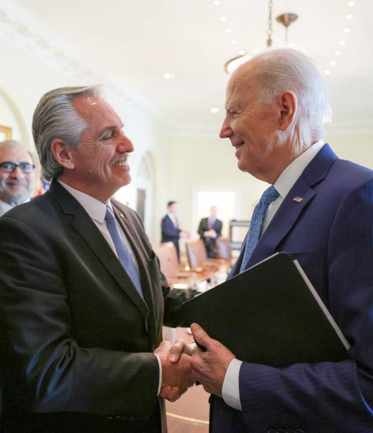 Con el peso de la Historia