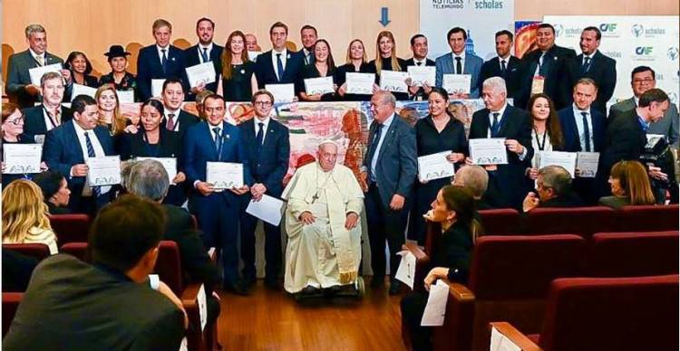 Marisa Fassi integró el grupo de 50 intendentes que se reunió con el Papa Francisco