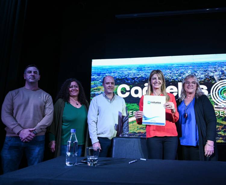 La intendenta anunció la creación del Parque del Bicentenario "Las Rosas"