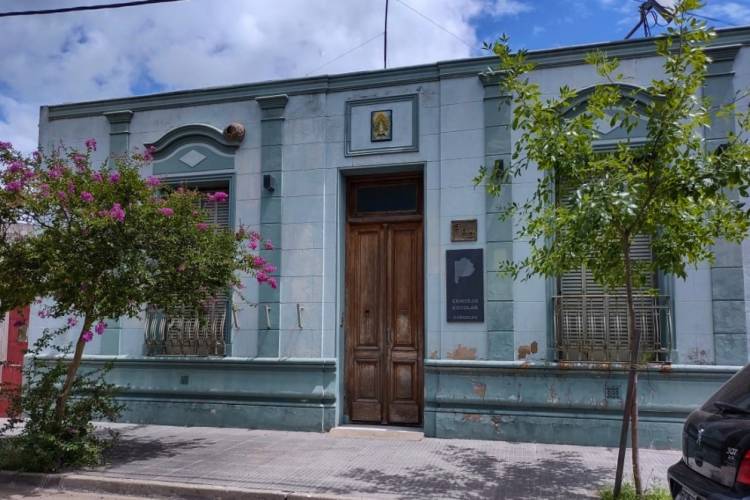 EL CONSEJO ESCOLAR SOLICITA CHOFER