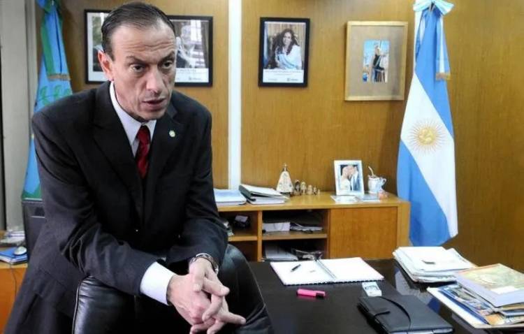 Gustavo Arrieta cruzó a Quintela: "Pretenden ganar en el escritorio de algún juzgado"