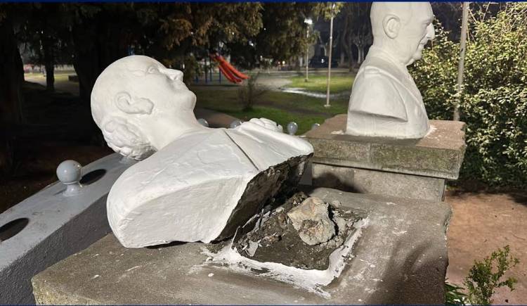 80 AÑOS DE ANITIPERONISMO: Destruyeron un busto de Evita en el aniversario de su muerte