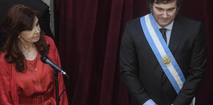 CRISTINA INTERPELA A MILEI POR LAS COIMAS EN EL GOBIERNO