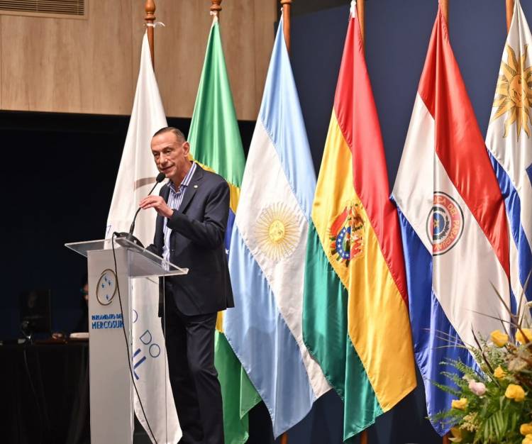 Recorrido por la labor parlamentaria del diputado del Parlasur Gustavo Arrieta