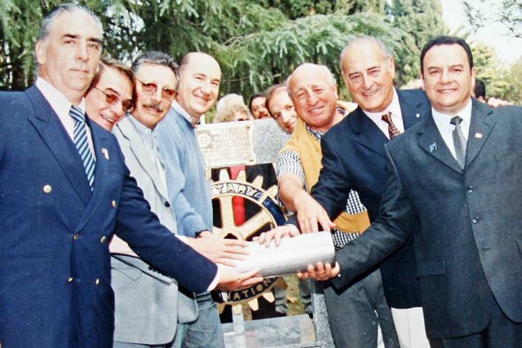CONCURSO DE POESÍA TOMÁS “TITO” RIVA  DEL ROTARY CAÑUELAS