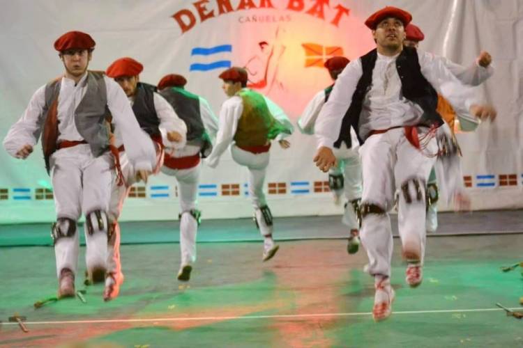 Encuentro de Dantzaris y Aberri Eguna 2026 en Cañuelas