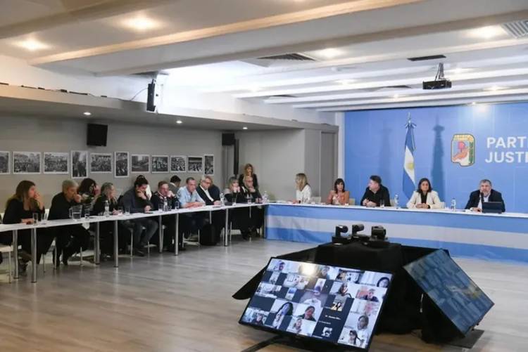 Gustavo Arrieta participó de la convocatoria del PJ nacional que confirmó el Congreso Partidario