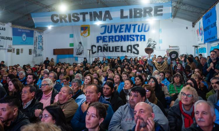 Instituto Patria desembarcó en Cañuelas con la consigna “Cristina Libre”