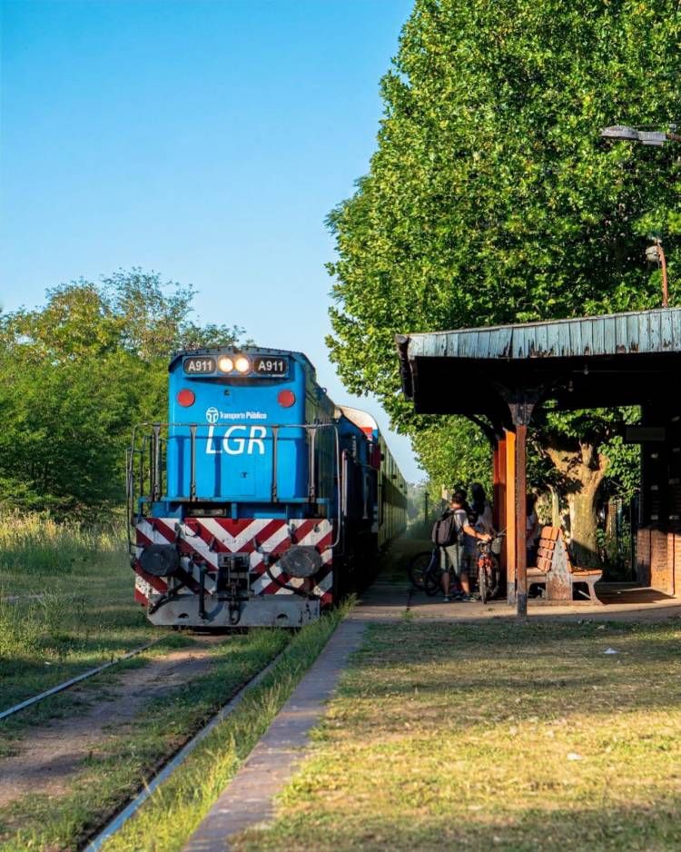Reclaman por la vuelta de servicios claves del tren en Cañuelas y Lobos