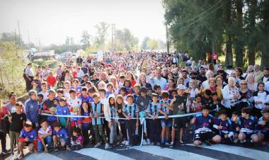 Se inauguró el asfalto en la calle Moreno de Máximo Paz