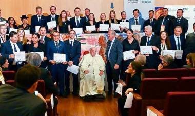 Marisa Fassi integró el grupo de 50 intendentes que se reunió con el Papa Francisco